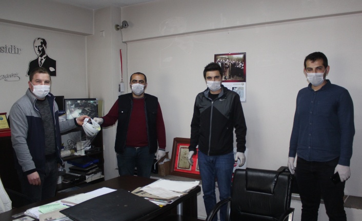 İnebolu Türk Eğitim Sen 180 adet siperlik maske dağıttı