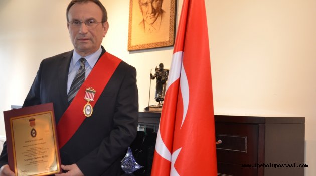 Mehmet Reis'e Onur Madalyası verildi
