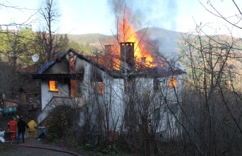 Sakalar Köyü'deki Yangında 8 Kişi Kış Günü Evsiz Kaldı