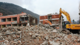 İnebolu'nun eski hastanesi yıkılıyor