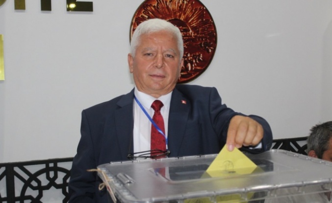 CHP'de yeni başkan Cemal İlyasoğlu oldu