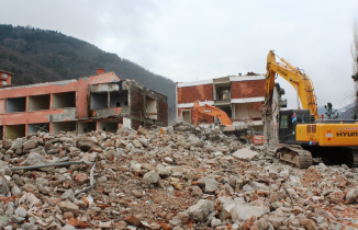 İnebolu'nun eski hastanesi yıkılıyor